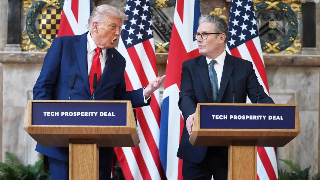 Trump'tan İngiltere Başbakanı Starmer'a ağır sözler: Özel yemekte ezik dedi