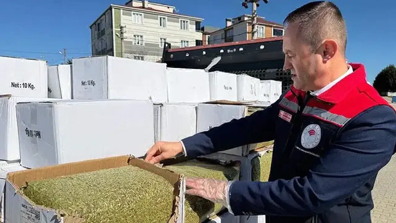 Bayram öncesi büyük baklava vurgunu önlendi: 2 ton kanserojen fıstık ele geçirildi