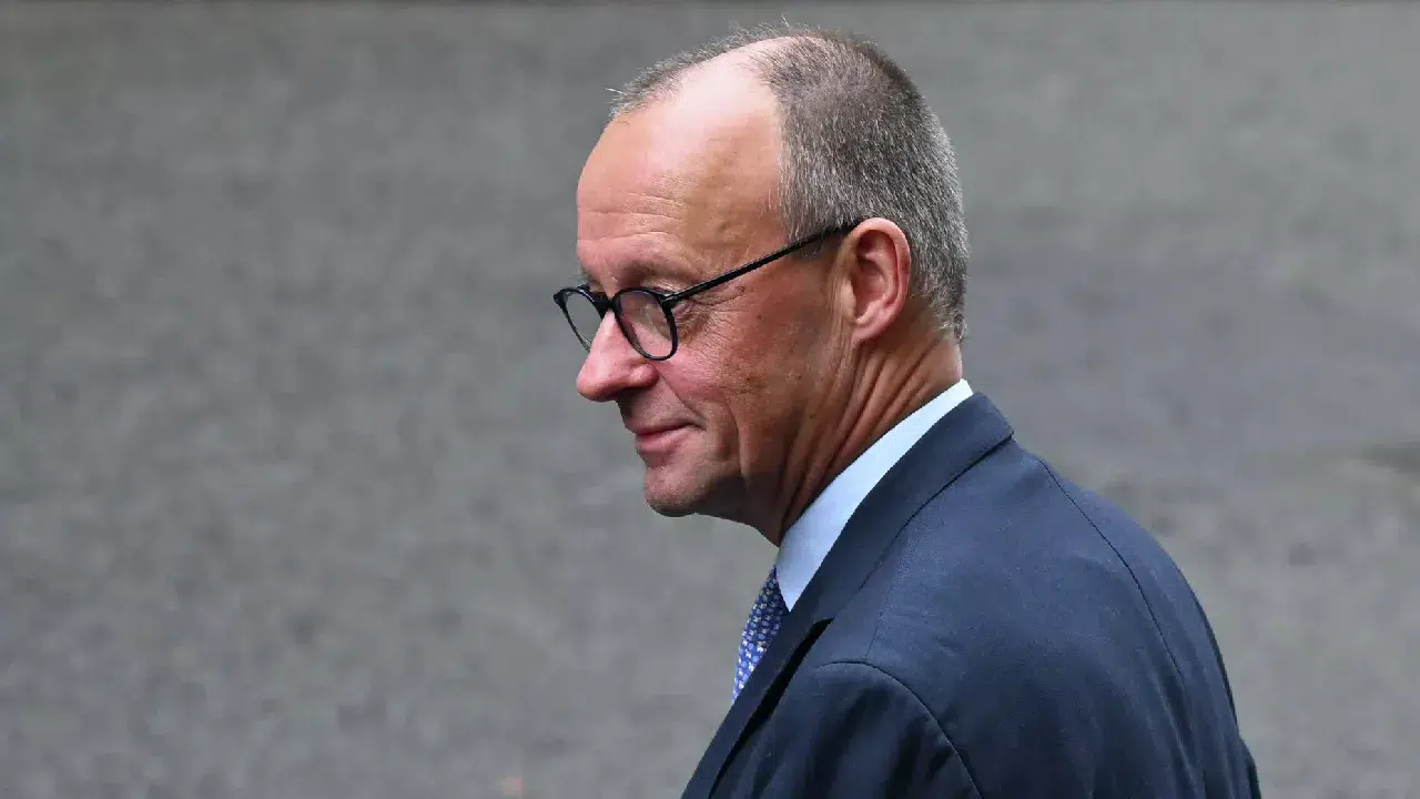 Merz’den Macron’un uçak gemisi planına eleştiri