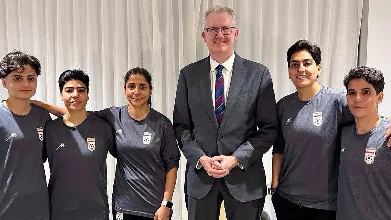 Avustralya'da sığınma talep eden İranlı kadın futbolculardan sürpriz geri dönüş