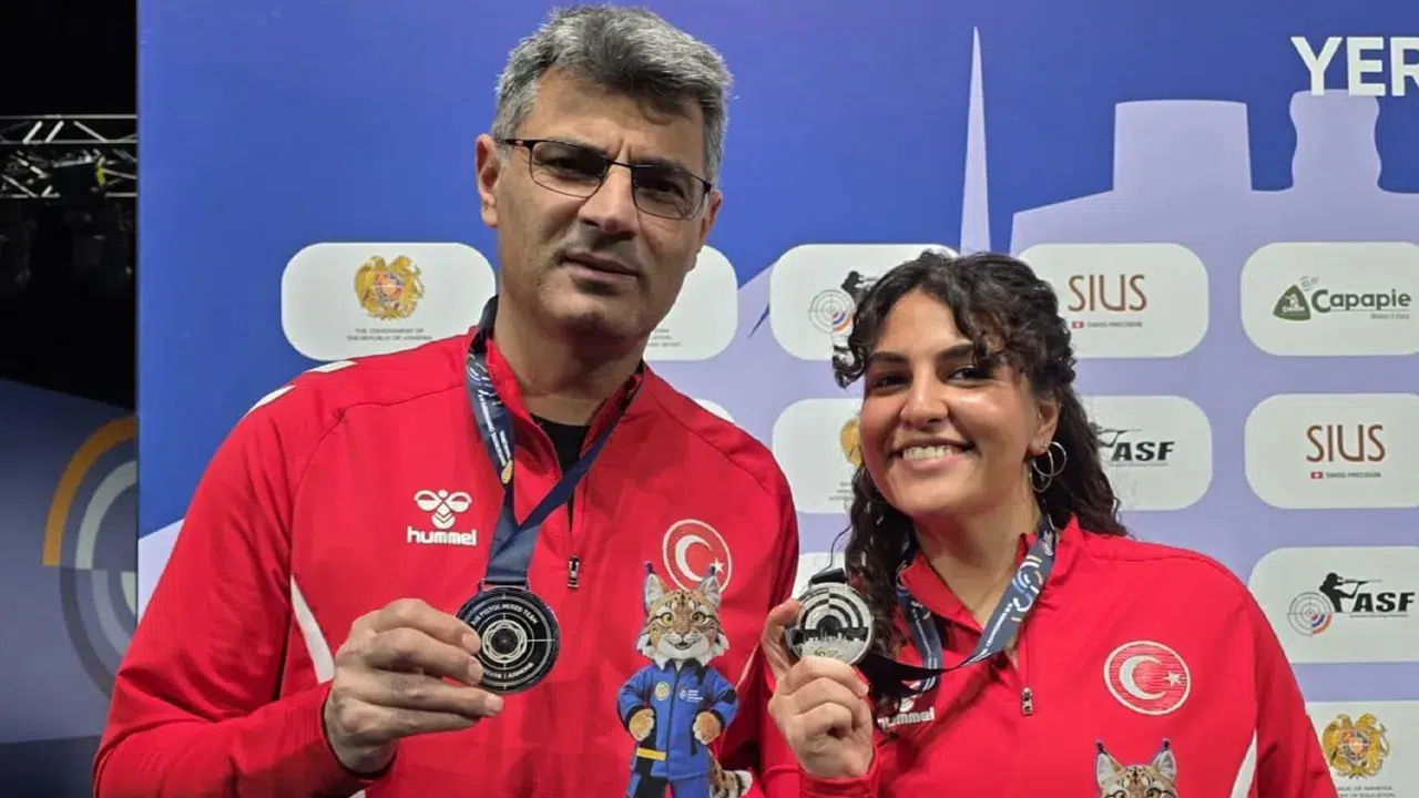 Yusuf Dikeç ve Şevval İlayda Tarhan'dan gümüş madalya