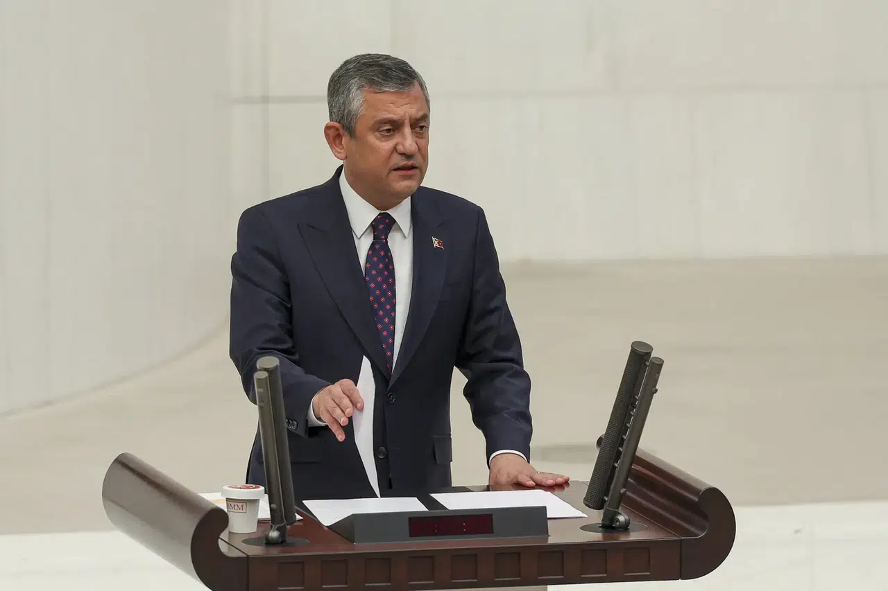 Özgür Özel'den ara seçim çağrısı: "Boynumuzu veririz ama boyun eğmeyiz"