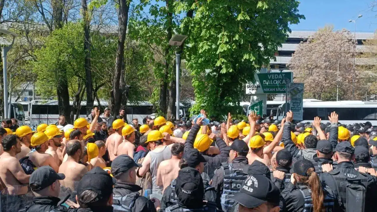 Madencilerin 9 günlük açlık grevi sonuç verdi: Bakanlıklar garantör oldu, ödemeler yapılacak