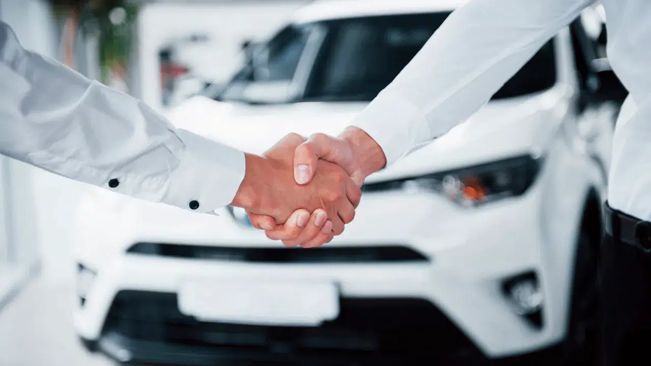 Sıfır otomobil alanlara müjde: Otomobil bayilerinin 'hizmet bedeli' kurnazlığına yargı dur dedi