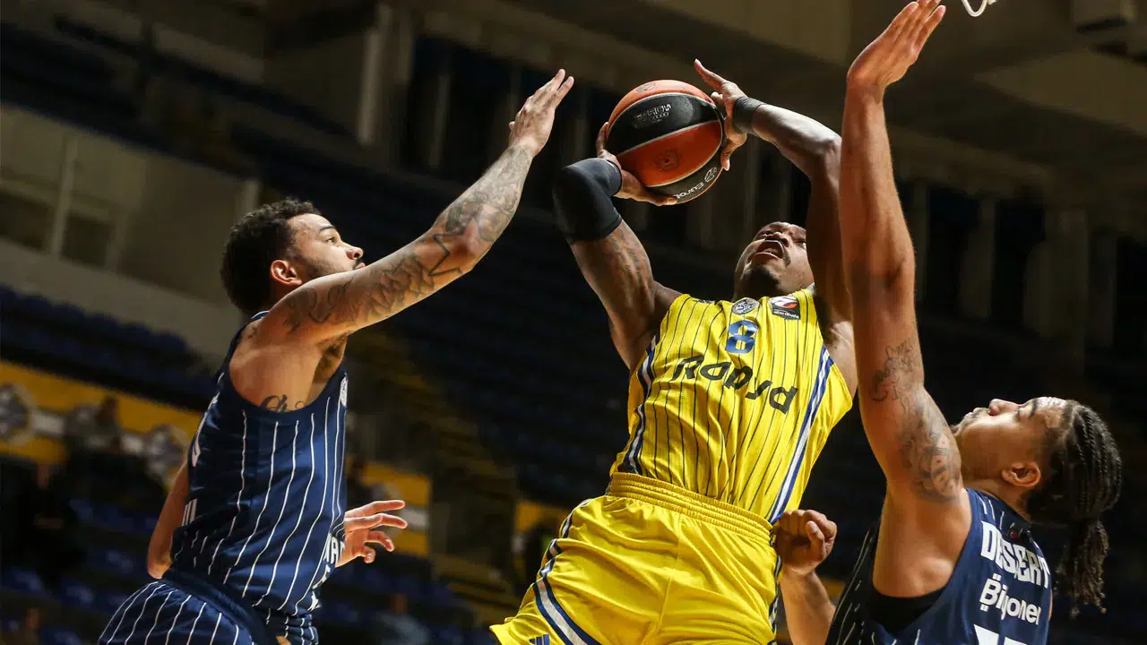 Anadolu Efes, Maccabi Rapyd’e farklı mağlup oldu