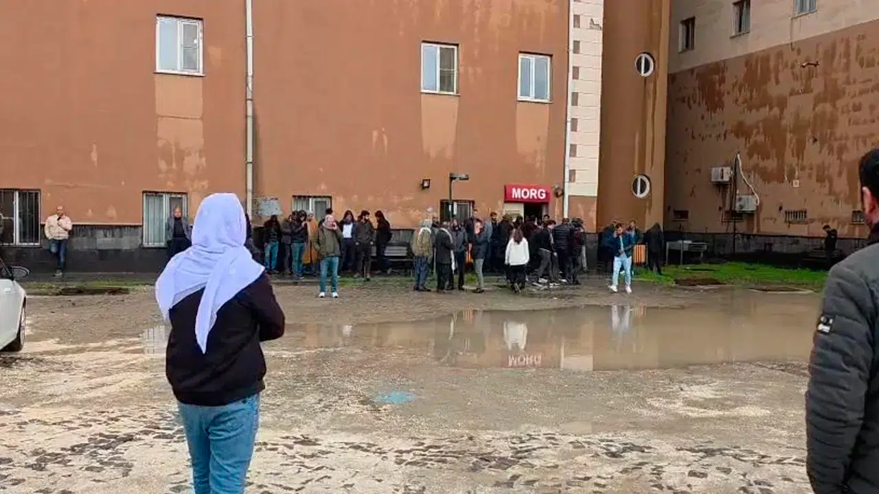 Diyarbakır'da okul bahçesinde facia: Yıldırım isabet eden 2 çocuk hayatını kaybetti