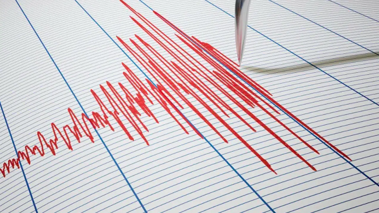 Bingöl'de sabah saatlerinde korkutan sarsıntı: 4,4 büyüklüğünde deprem