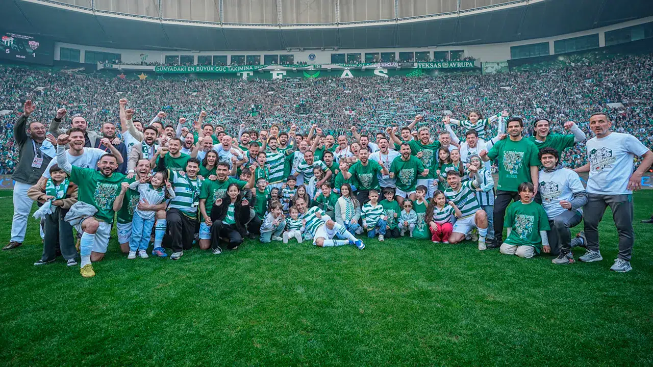 Şampiyon Bursaspor 1. Lig’e geri döndü