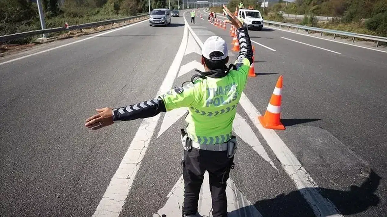 İstanbul’da 3 ilçede trafik alarmı: Beşiktaş, Beyoğlu ve Üsküdar’da yollar kapatılacak