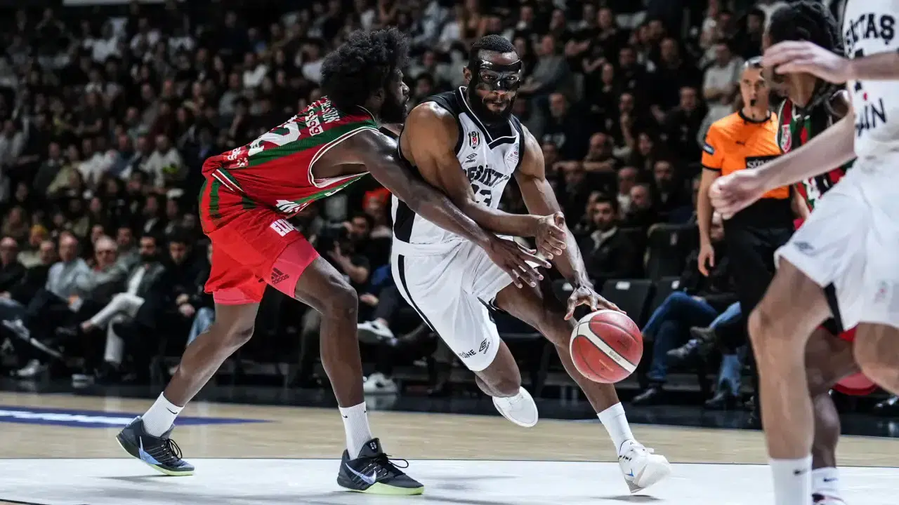 Beşiktaş GAİN Karşıyaka'yı devirdi: Siyah beyazlılar 21. galibiyetini aldı