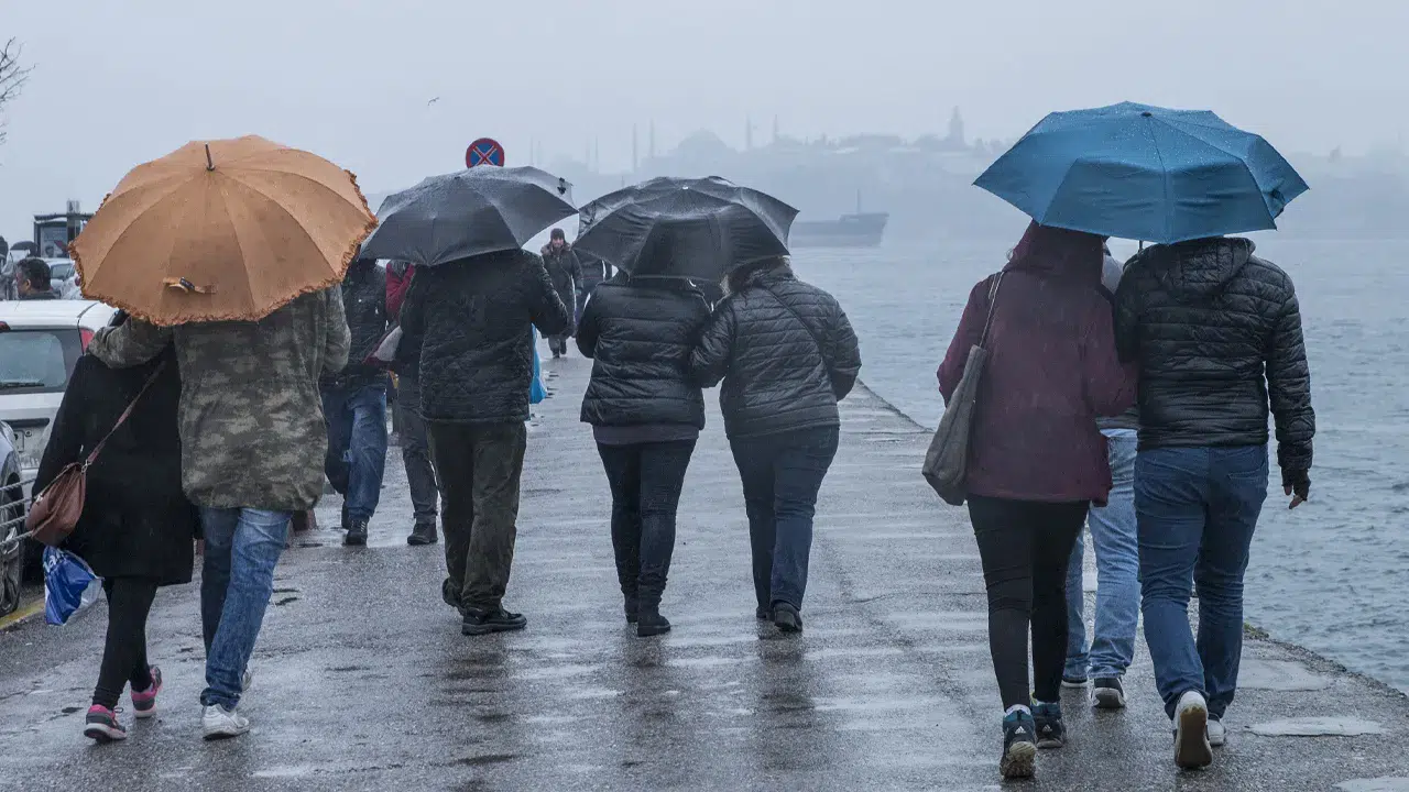 İstanbul’da bahar havası kısa sürecek: AKOM’dan soğuk uyarısı