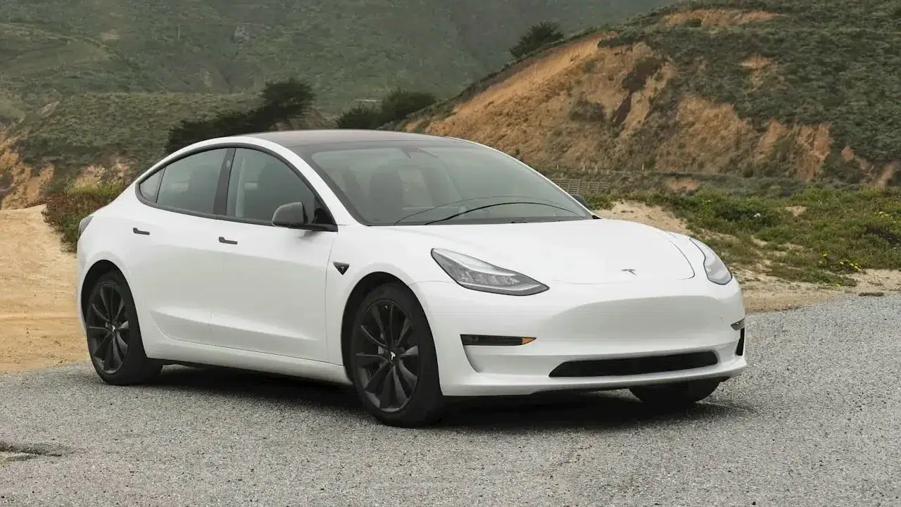 Tesla'nın Full Self-Driving teknolojisi Türkiye yollarına çıkıyor