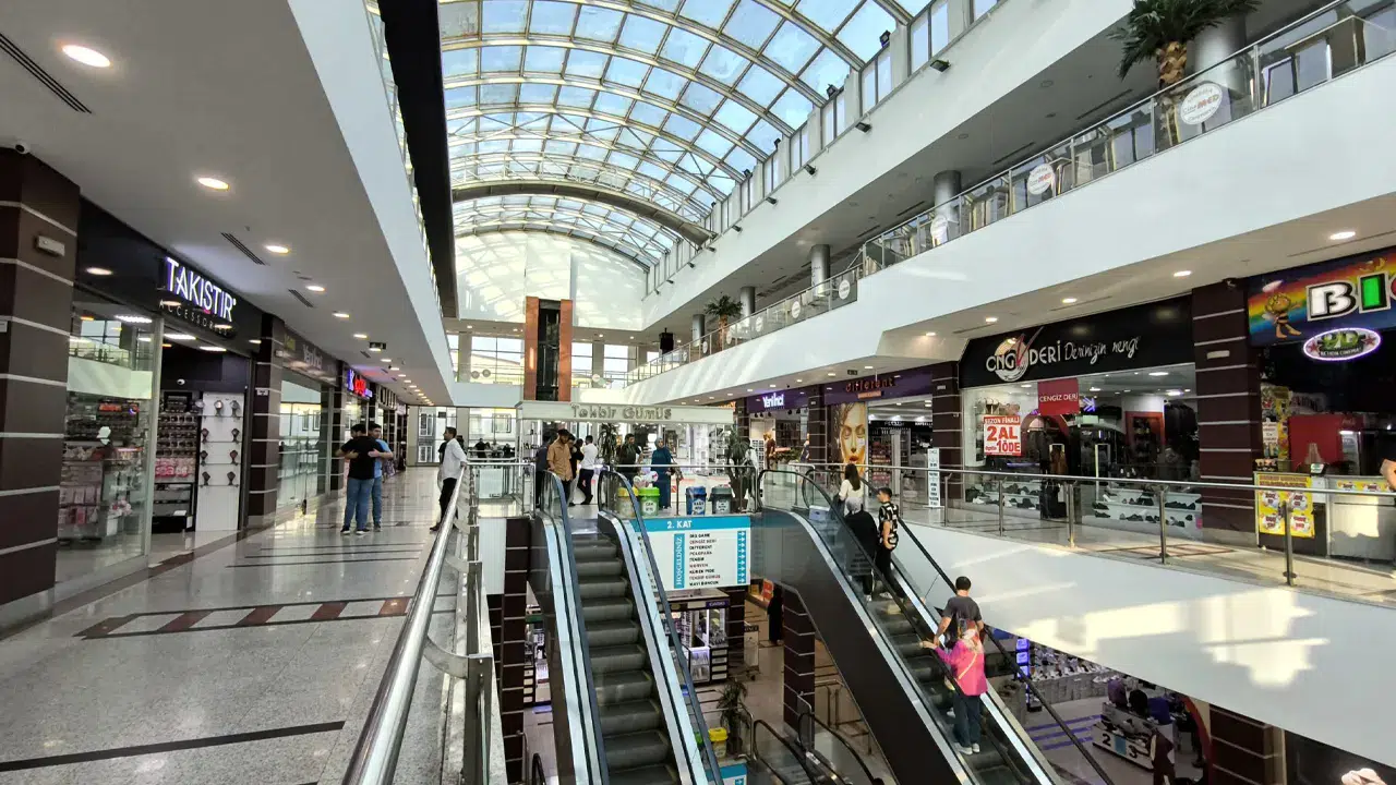 AVM’lere giriş ücretli mi olacak? Resmi açıklama geldi