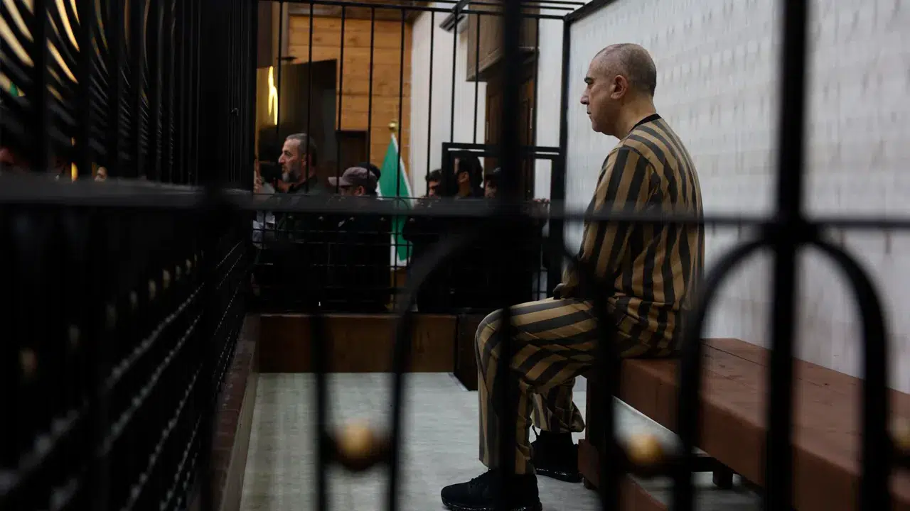 Şam’da tarihi mahkeme: Firari Esad ailesi ve askeri kanat sanık kürsüsünde