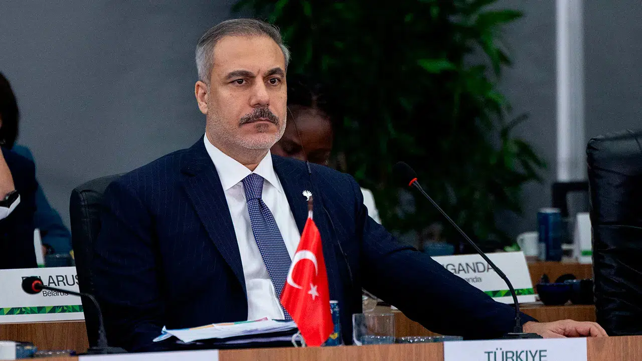 Hakan Fidan’dan Şam’a kritik ziyaret: Zelenskiy ve Şara ile üçlü zirve