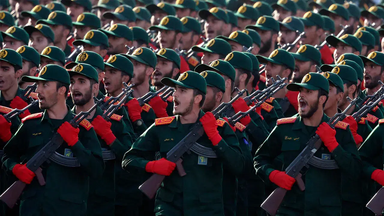 İran'dan ABD'ye sert gözdağı: Saldırganlar için esir kamplarımız hazır