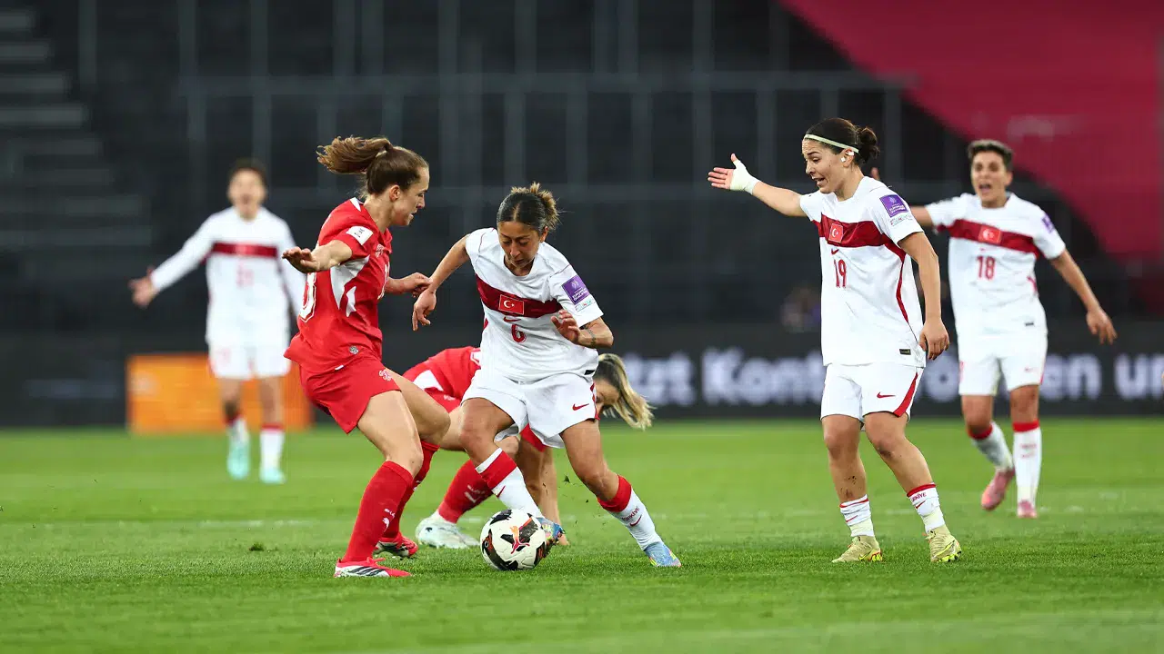 A Milli Kadın Futbol Takımı İsviçre’ye deplasmanda mağlup oldu
