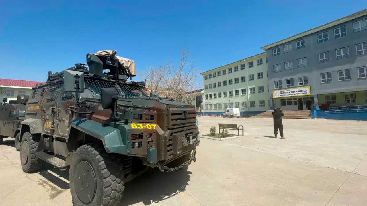 Okul önlerinde toplanmak yasaklandı: İhlal edenlere cezai işlem uygulanacak