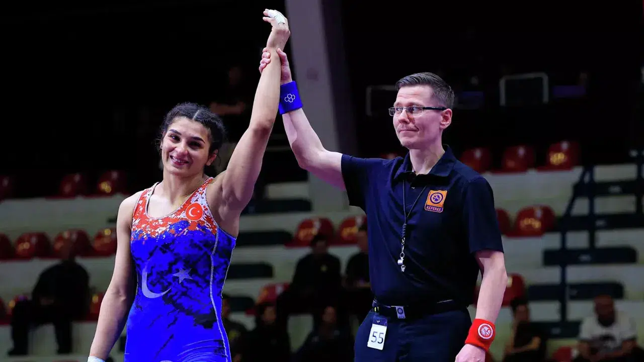 Milli güreşçi Nesrin Baş Avrupa şampiyonu oldu