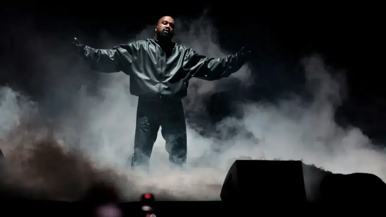 Kanye West’in Polonya konseri iptal edildi: Nazi sempatisi pahalıya patladı