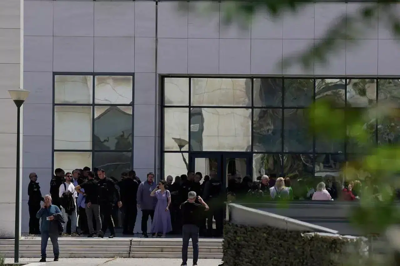 Yunanistan’da mahkeme ve sosyal güvenlik kurumuna silahlı saldırı: 89 yaşındaki saldırgan 5 kişiyi yaraladı