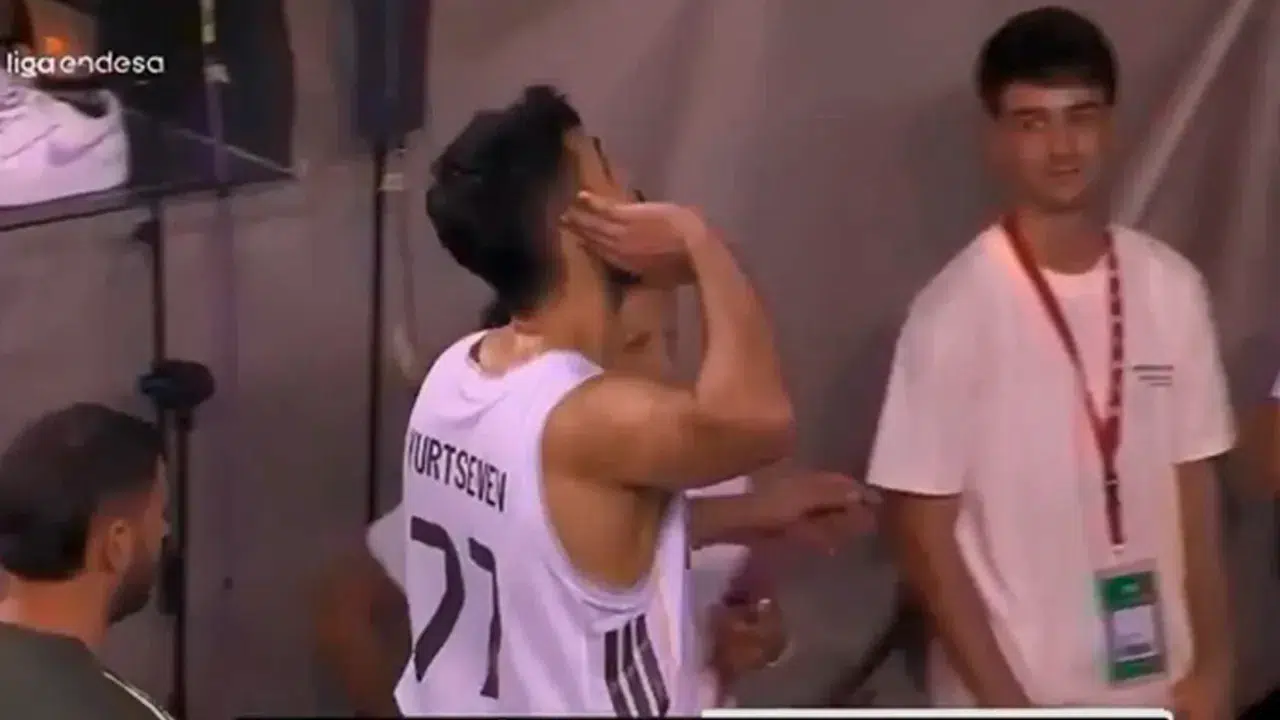 Ömer Faruk Yurtseven İspanya'da ortalığı karıştırdı: Hakeme ve tribüne hakaretler