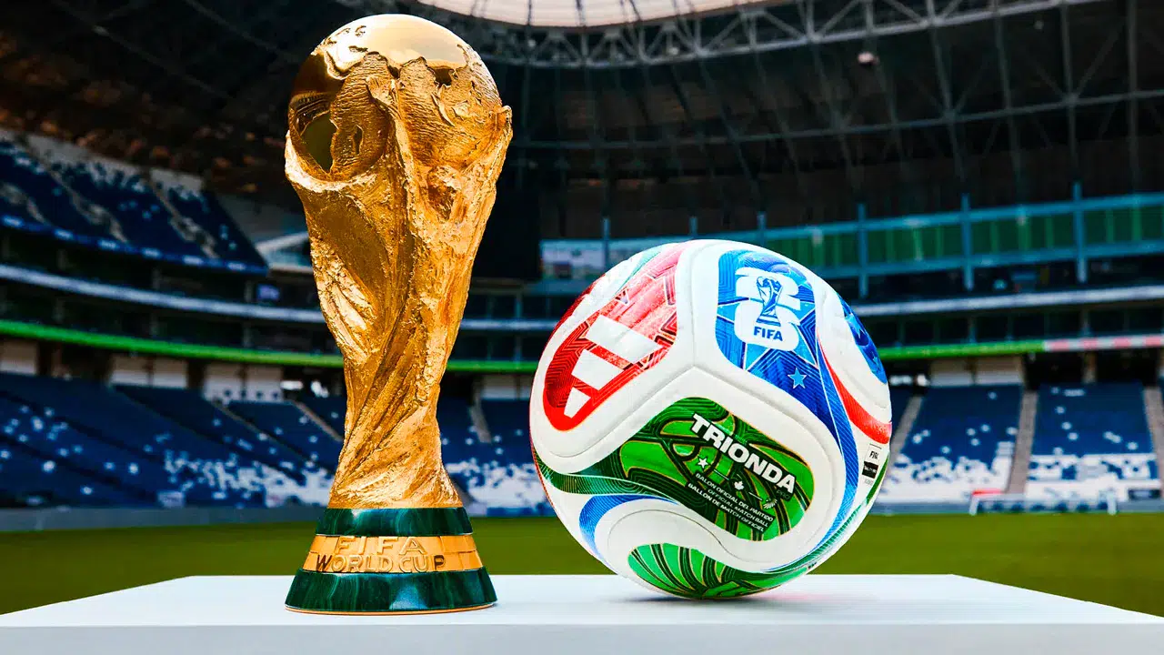 2026 Dünya Kupası'nda şarj edilebilir akıllı top dönemi başlıyor: Ofsayt ve gol çizgisi tartışmaları bitecek mi?