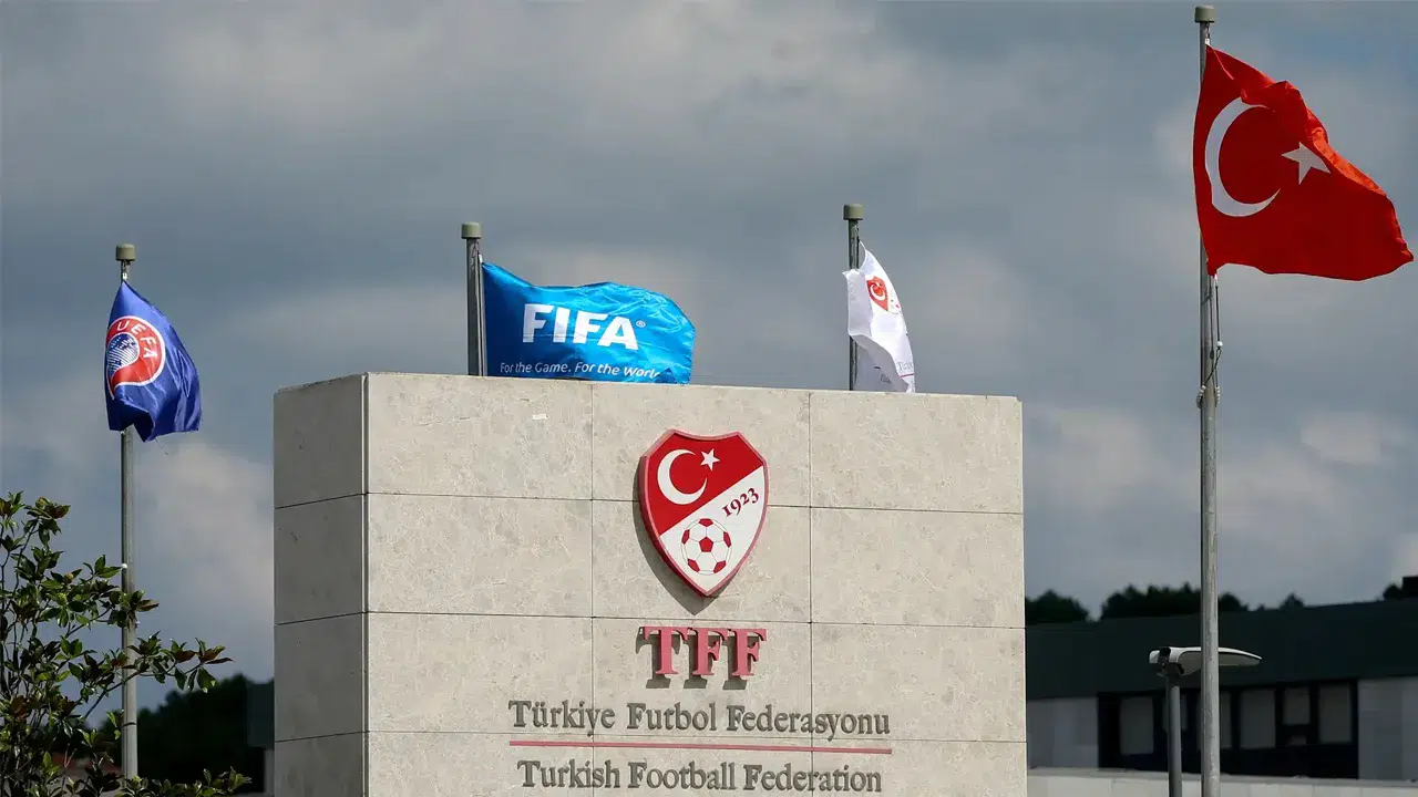 TFF 2025-26 sezonunu tescil etti: Küme düşen ve yükselen takımlar resmen açıklandı