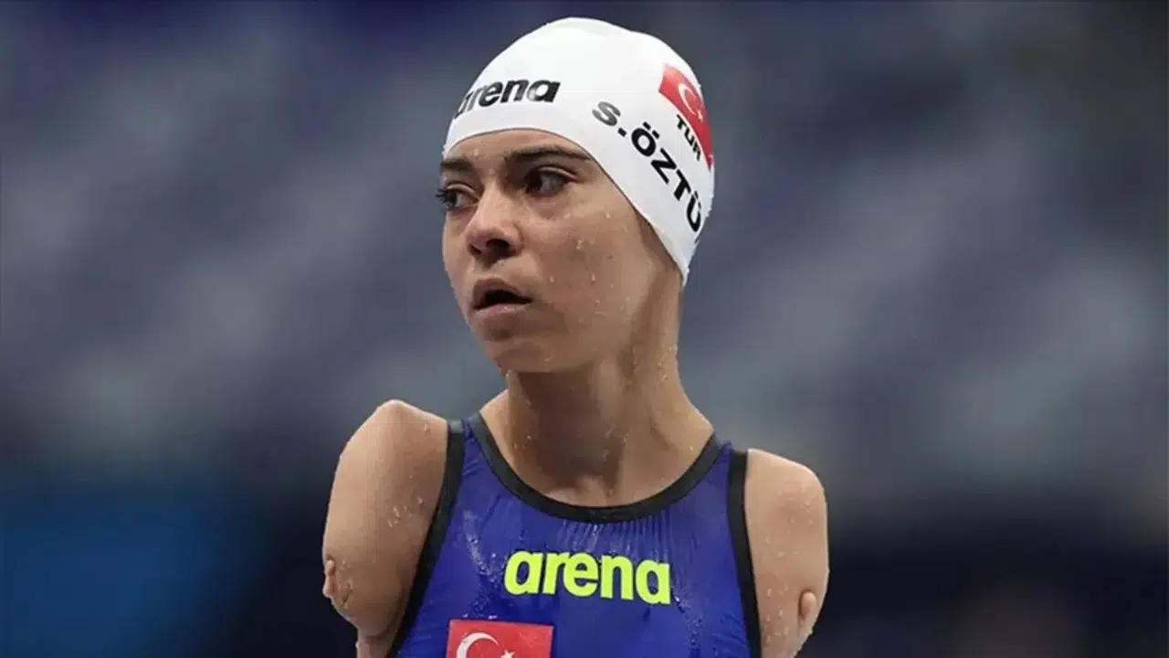 Milli para yüzücü Sevilay Öztürk Almanya’da altın madalya kazandı
