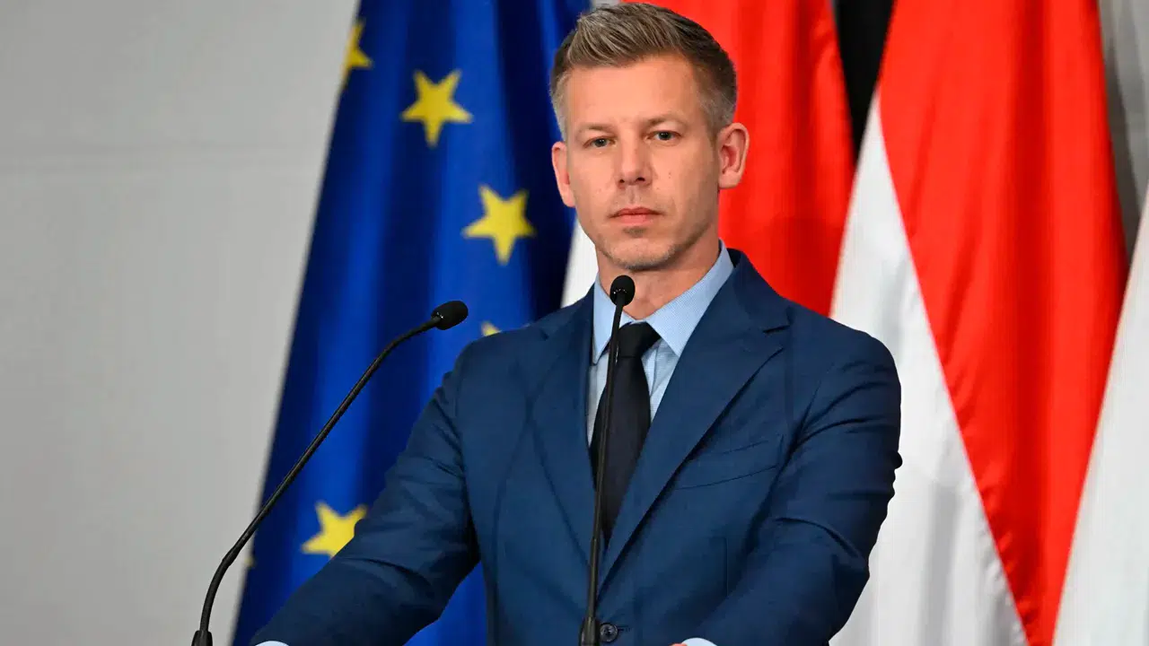 Macaristan siyasetinde akraba ataması krizi: Peter Magyar eniştesini bakan yaptı