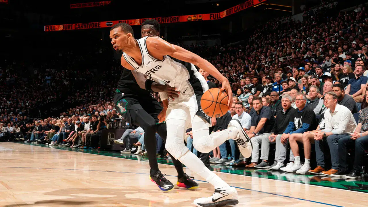 San Antonio Spurs konferans finaline yükseldi, rakip son şampiyon Oklahoma City Thunder