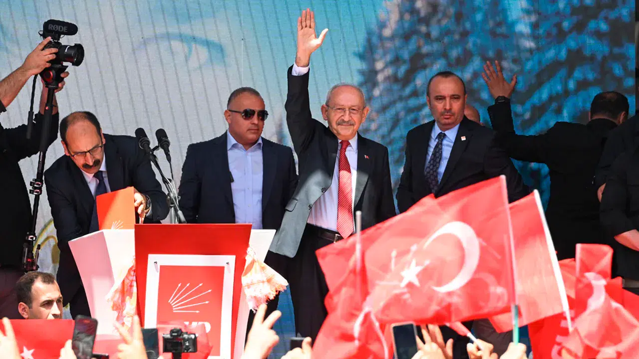 Kılıçdaroğlu genel merkeze döndü: Siyasetin ahlakla mı parayla mı şekilleneceği meselesini yaşıyoruz