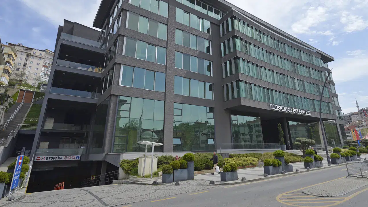 Üsküdar Belediyesi’ne ikinci dalga operasyon: İskân soruşturmasında 7 gözaltı