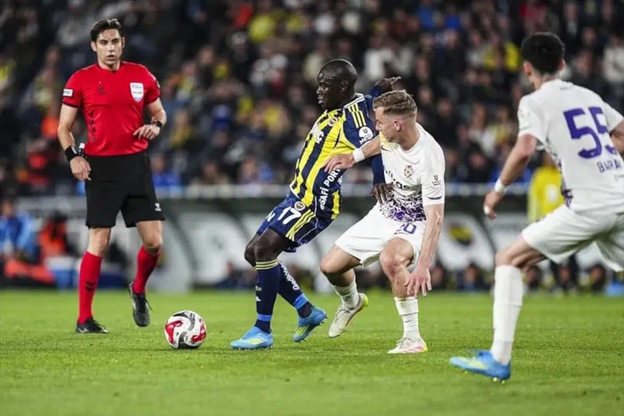 Fenerbahçe-Eyüpspor maçında 6 gollü beraberlik: Sarı-lacivertliler sezonu 2. sırada bitirdi
