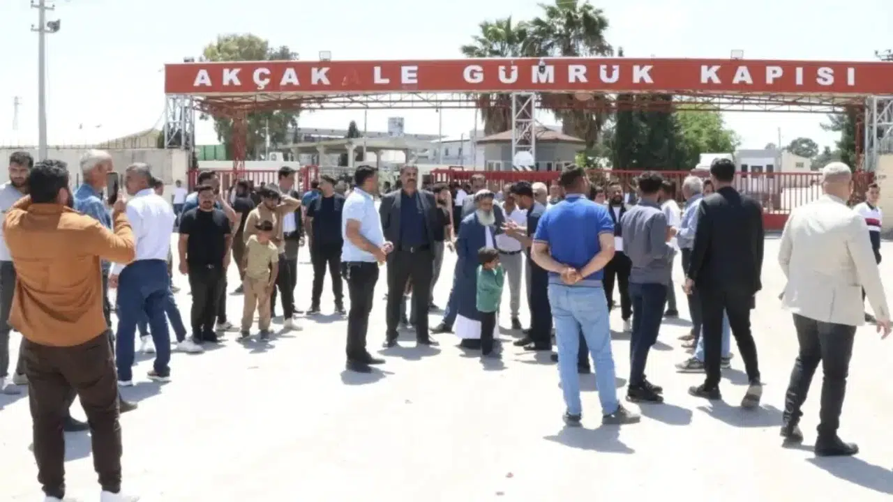 Şanlıurfa Valiliği duyurdu: Akçakale Sınır Kapısı’nda Suriye’ye geçişler pasaportla başlayacak