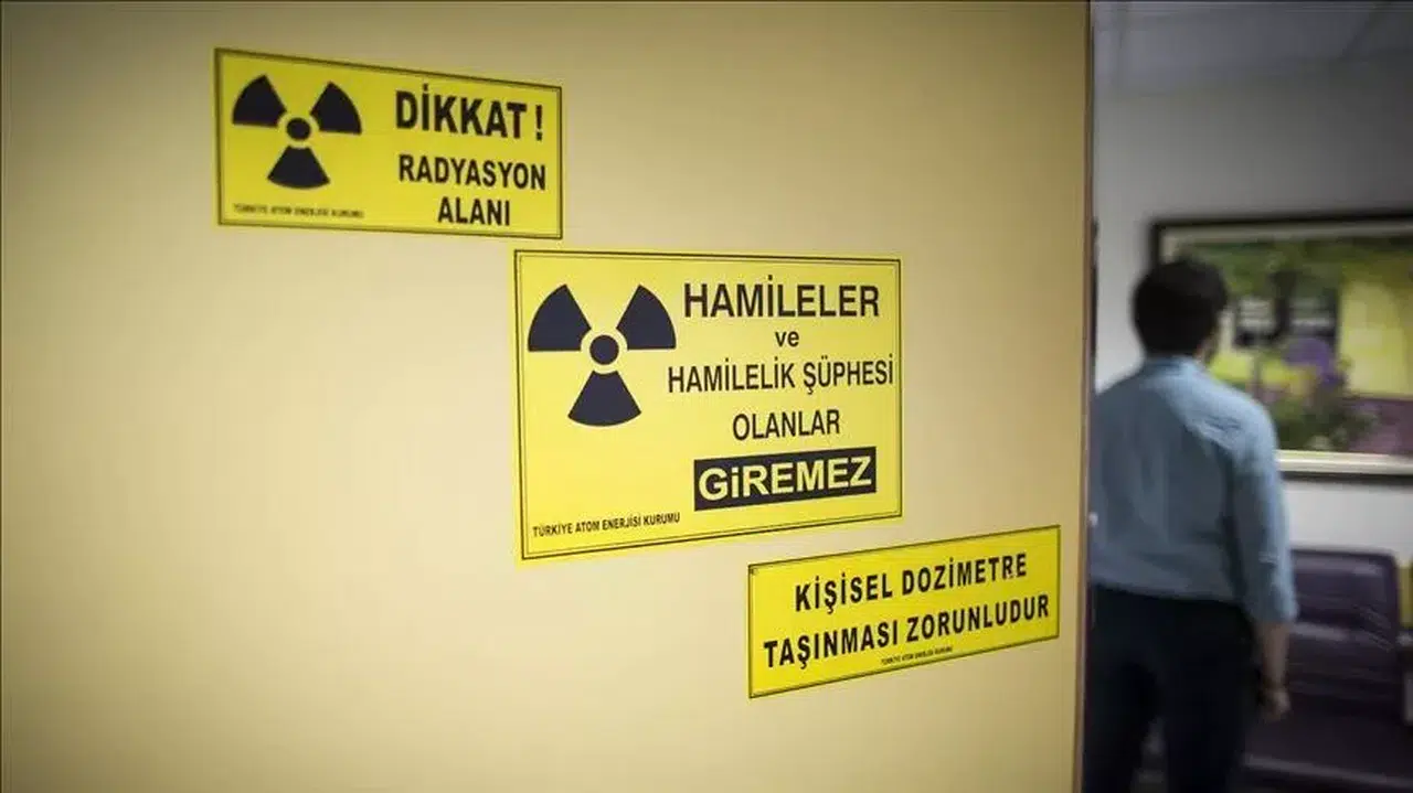 Hastanede dehşet anları: Hasta yakını radyasyon odasında doktora saldırdı