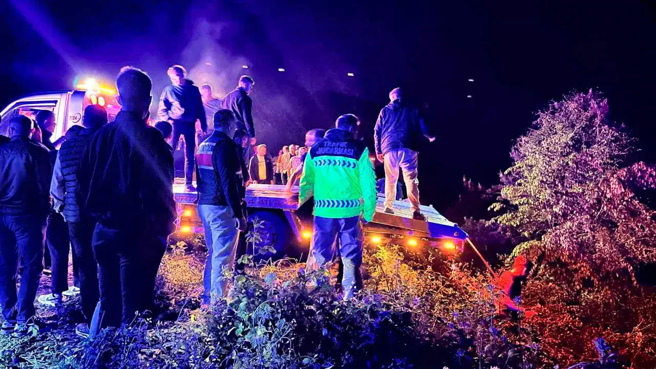 Kastamonu'da kahreden bayram kazası: Otomobil uçuruma yuvarlandı, nişanlı sürücü öldü