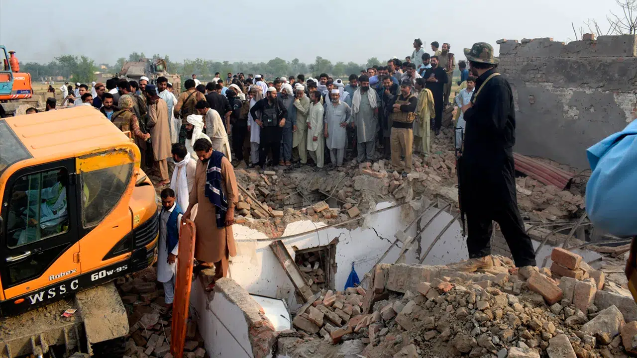 Pakistan’da polis noktasına kanlı saldırı: 15 görevli şehit oldu