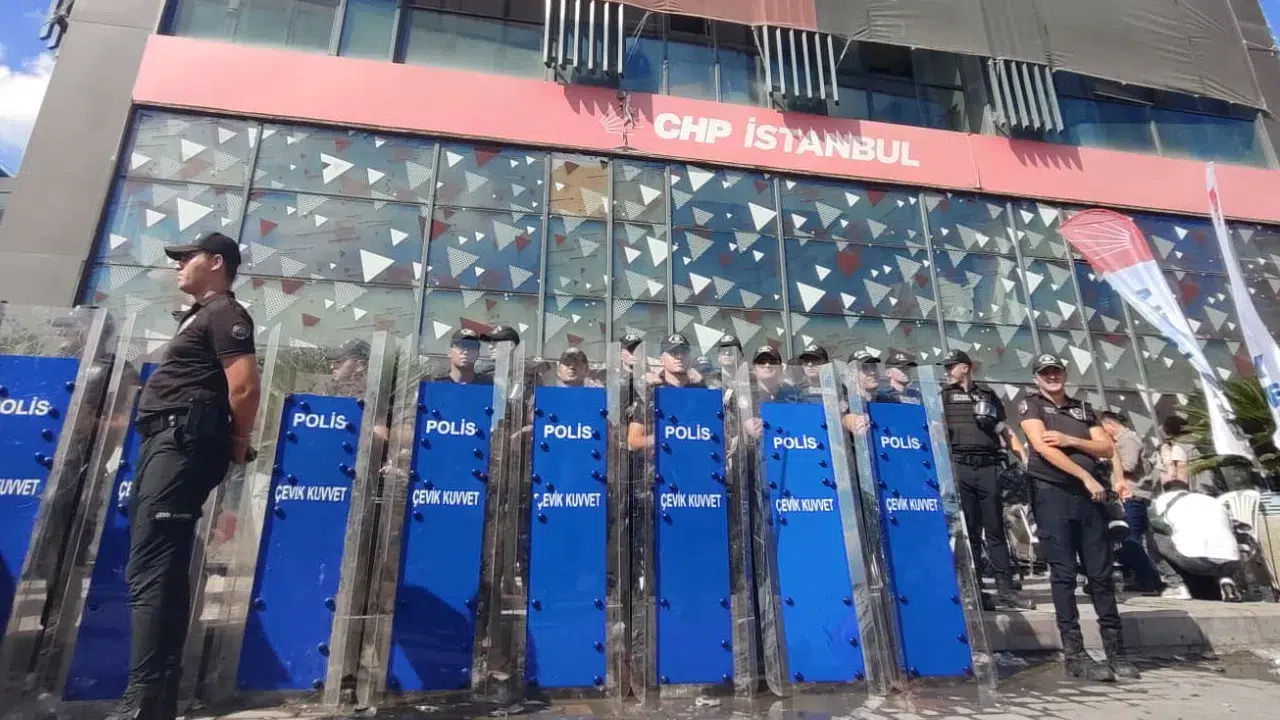Gürsel Tekin’in görevi sona erdi: Yeni CHP İstanbul İl başkanı belli oldu!