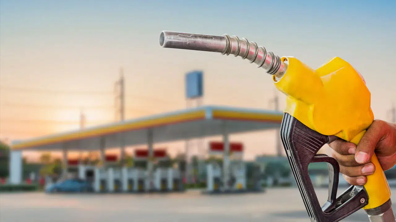 Benzine küresel piyasa indirimi: Fiyatlar gece yarısı değişti