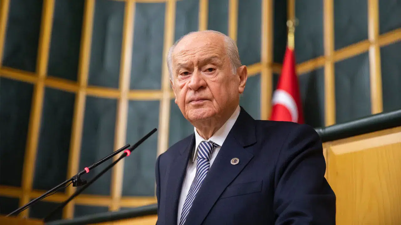 Bahçeli’den 19 Mayıs mesajı: “Kılıcın yanına algoritma, sancağın yanına yazılım eklendi”