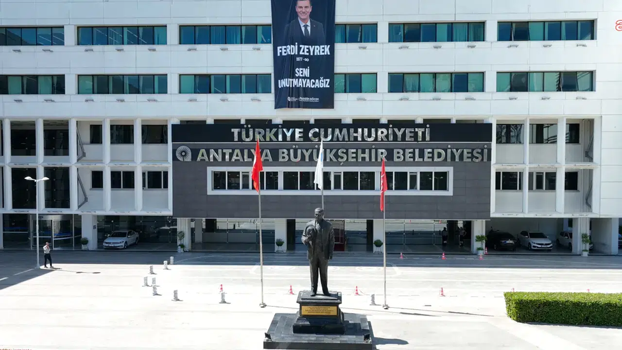 Antalya Büyükşehir Belediyesi soruşturmasında yeni operasyon: 25 kişi gözaltına alındı