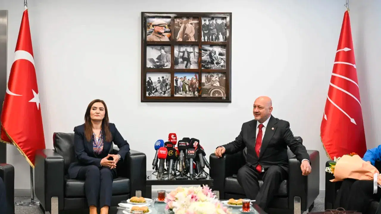 Üç bayram sonra tarihi buluşma: AK Parti ve CHP bayramlaştı