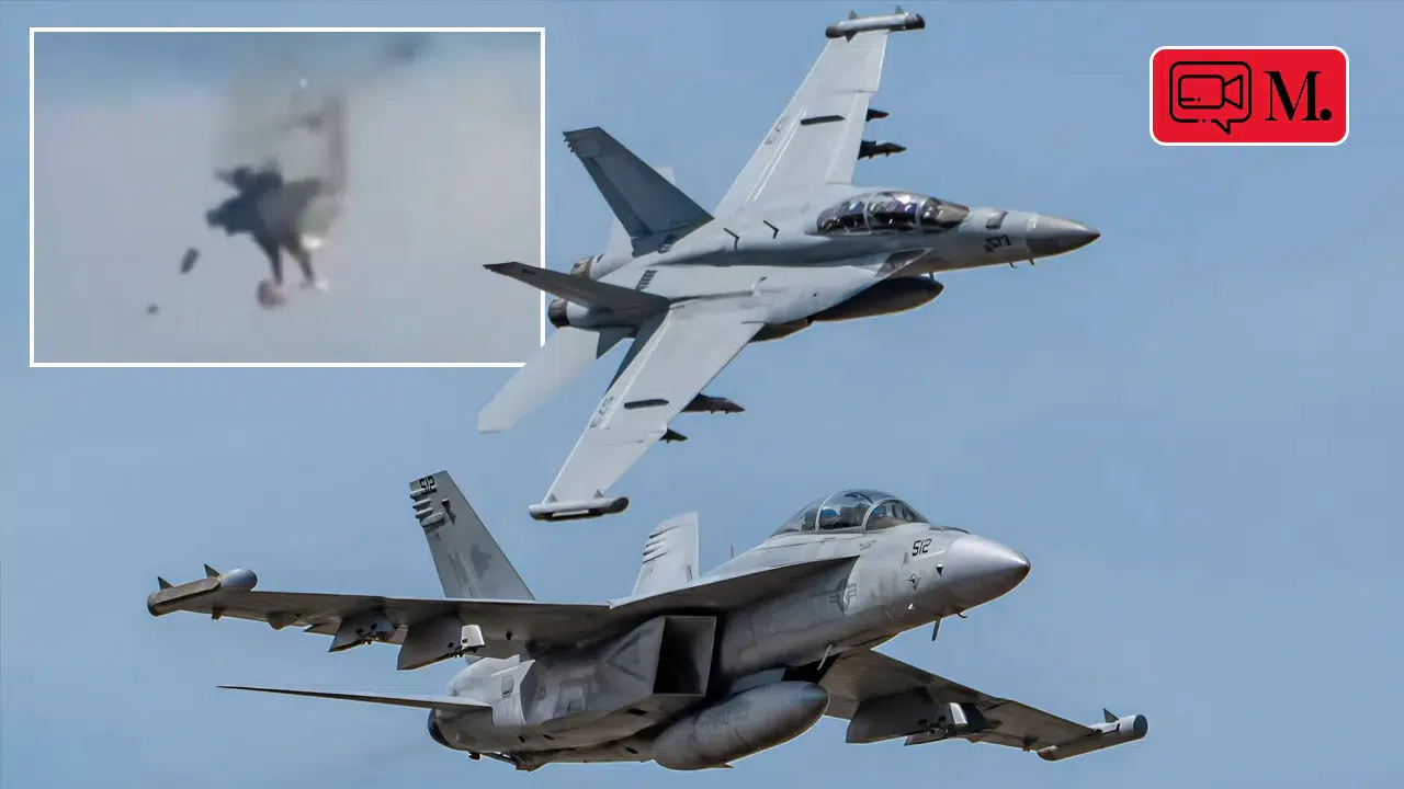 ABD’de hava gösterisinde iki F/A-18 savaş uçağı havada çarpıştı