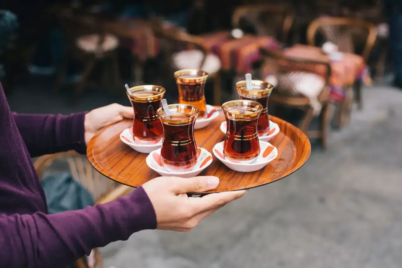 TasteAtlas açıkladı: Türkiye’nin en sevilen içecekleri sıralandı, çayın konumu şaşırttı