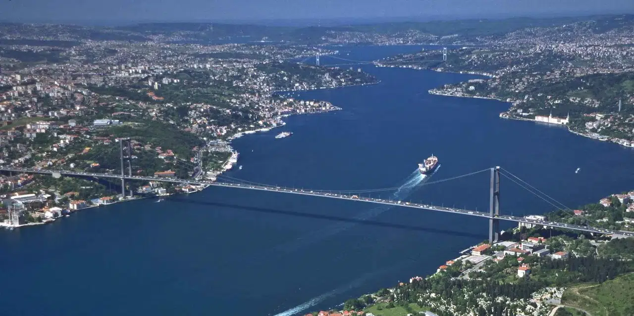 Türk Boğazları geçiş ücretleri artıyor: Net ton başına 6,70 dolar olacak