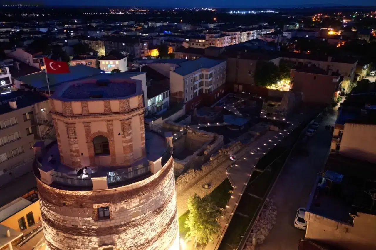 Edirne Makedonya Eski Saat Kulesi restorasyonun ardından yeniden ziyarete açıldı