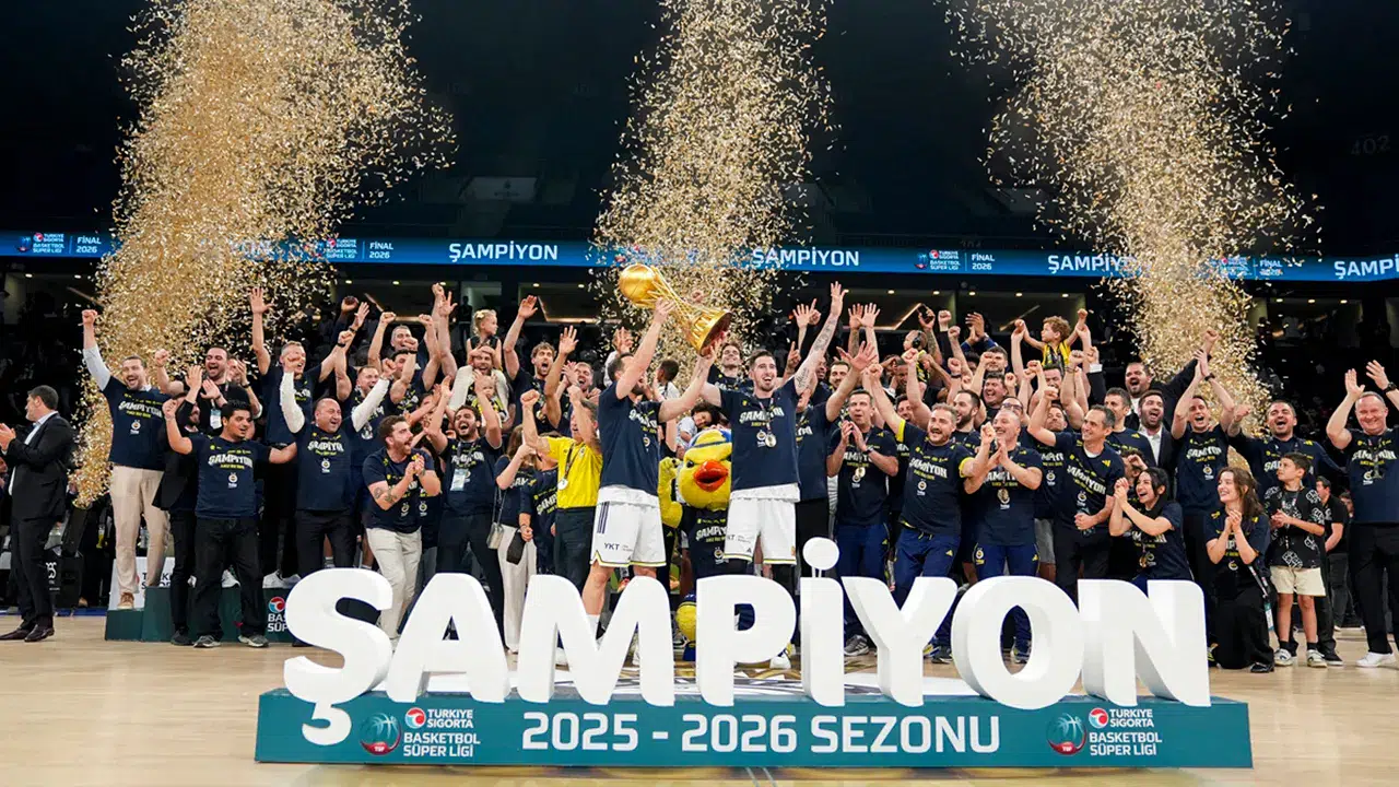 Fenerbahçe Beko şampiyonluk serisini üçledi: Beşiktaş'ı deviren sarı-lacivertliler 13. kez zirvede