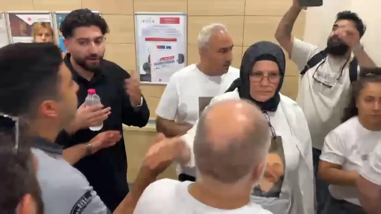 Adliye koridorunda gergin anlar: Kundakçı ailesinden Rapçi Canbay’a sert tepki