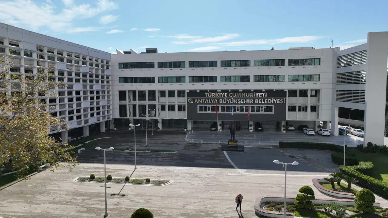 Antalya Büyükşehir Belediyesi’ne yeni operasyon: 10 kişi gözaltına alındı